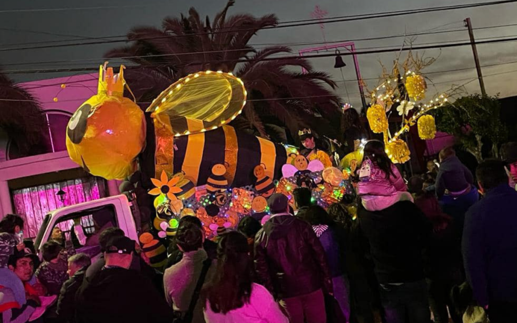 Invitan a ver desfile de carros alegóricos por aniversario de La Cruz