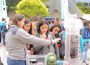 Proyectos científicos de estudiantes de básica y media serán apoyados por destacados expertos