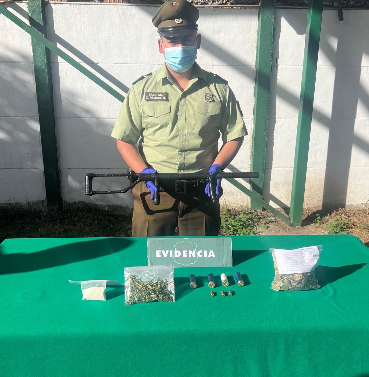 Carabineros sorprendió a quillotano cuando vendía drogas