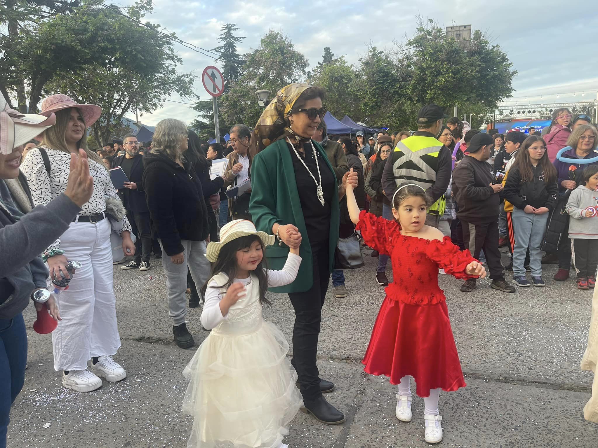 Colegio MACH La Cruz desfile de carros alegóricos 2023