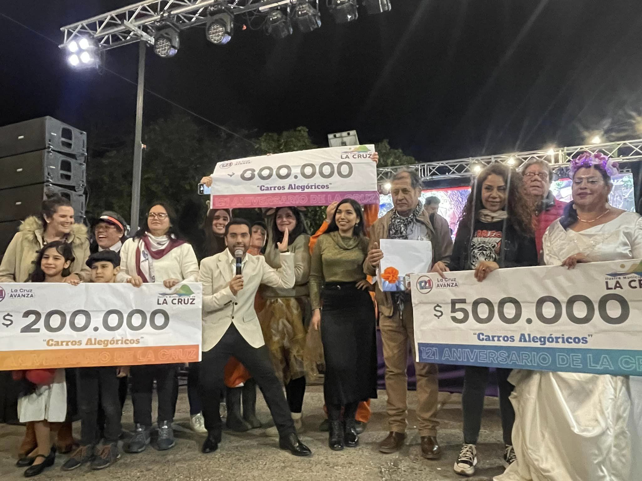 Desfile de carros alegóricos de La Cruz ganadores