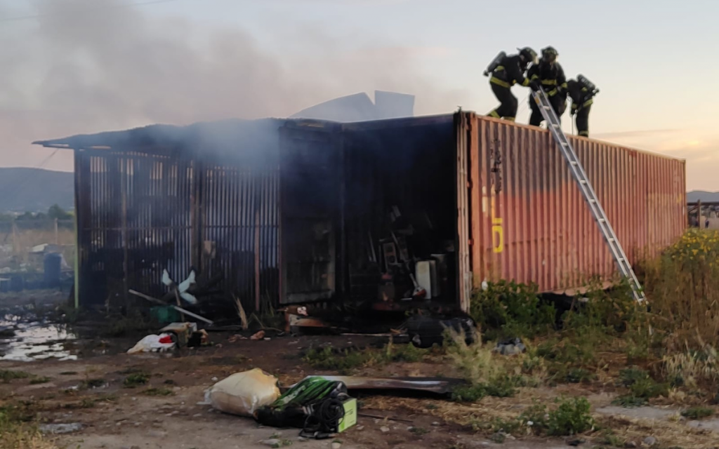 Quillota: Incendio en bodega provocó la muerte de dos perros