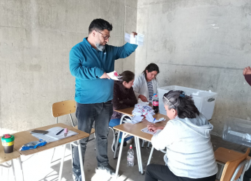 [Minuto a minuto] 27,81% mesas escrutadas: gana "en contra" con 54,61%