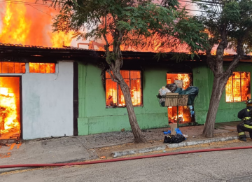 Incendio dejó daños en un cité y una casa en Quillota