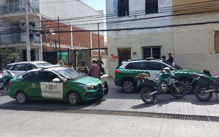 Carabineros desaloja casa okupa ubicada frente a la Plaza de Armas de Quillota