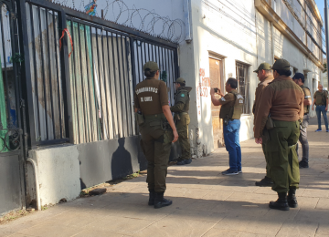 Carabineros desaloja casa okupa ubicada frente a la Plaza de Armas de Quillota