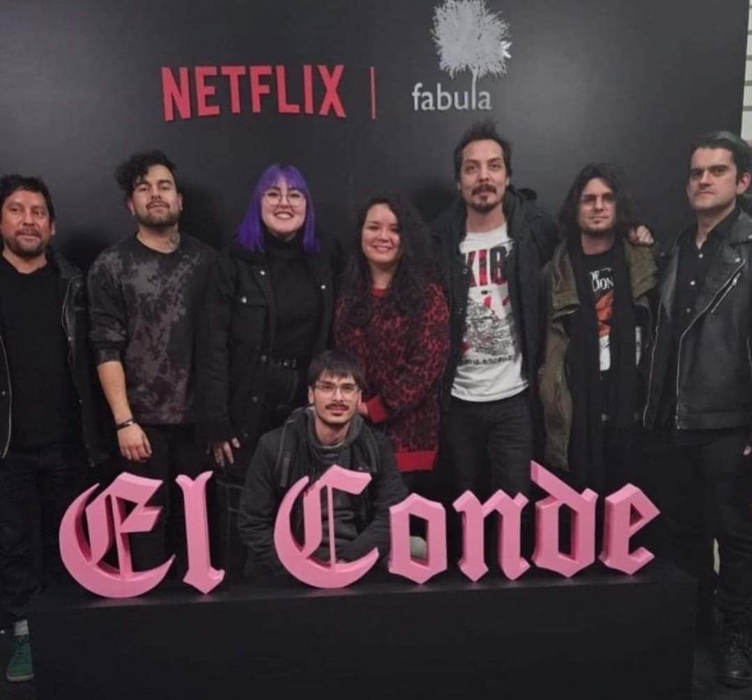 Carola Manzo junto al equipo de Panolab en el estreno de El Conde