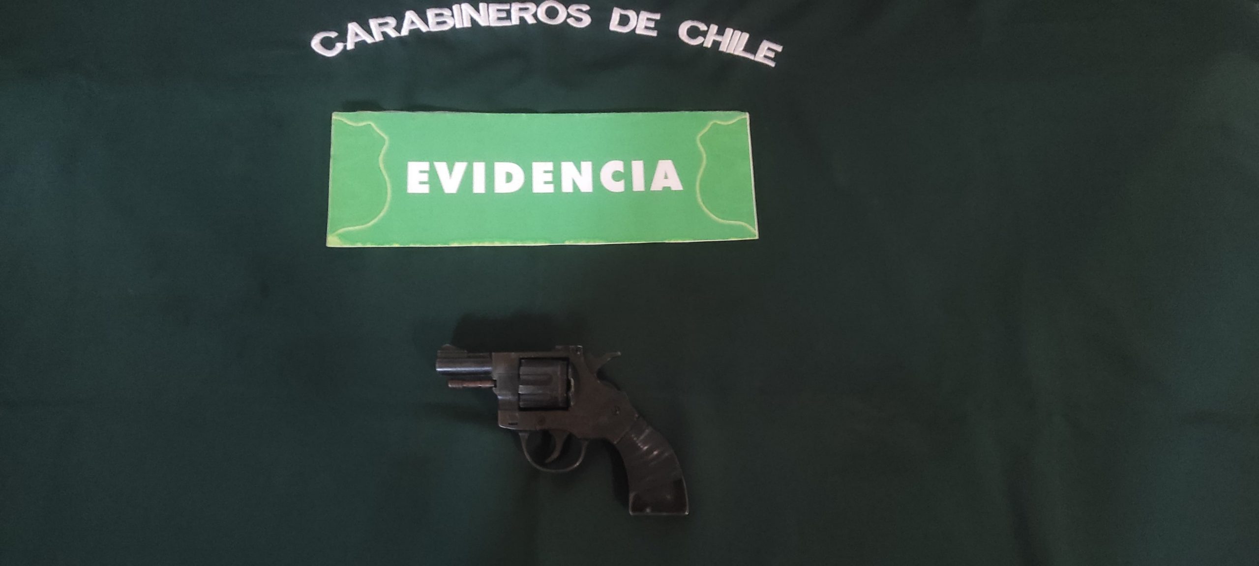 En Quillota detuvieron a motociclista que circulaba con arma de fogueo