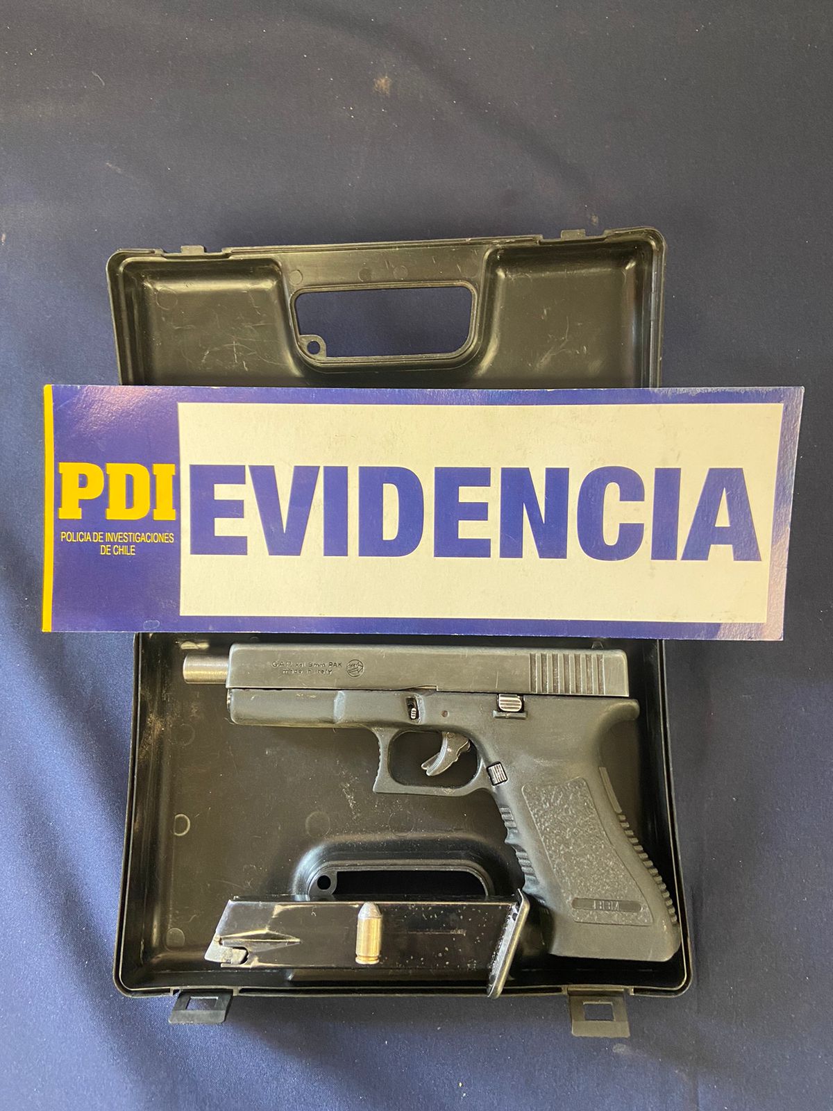 Quillota en dos casas hallaron arsenal y objetos robados desde colegio