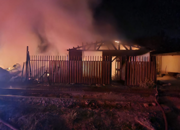 Incendio destruyó dos viviendas en Nogales