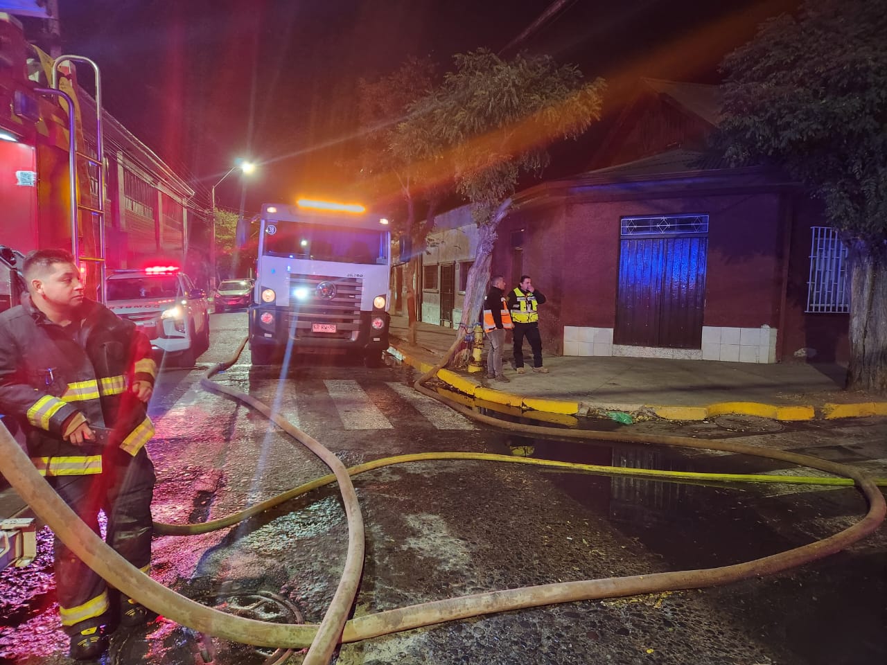 Gestionan ayuda social para 26 damnificados en incendio en Quillota