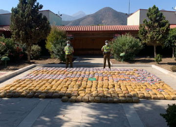 Hijuelas: chofer colombiano ocultaba casi media tonelada de drogas en camioneta