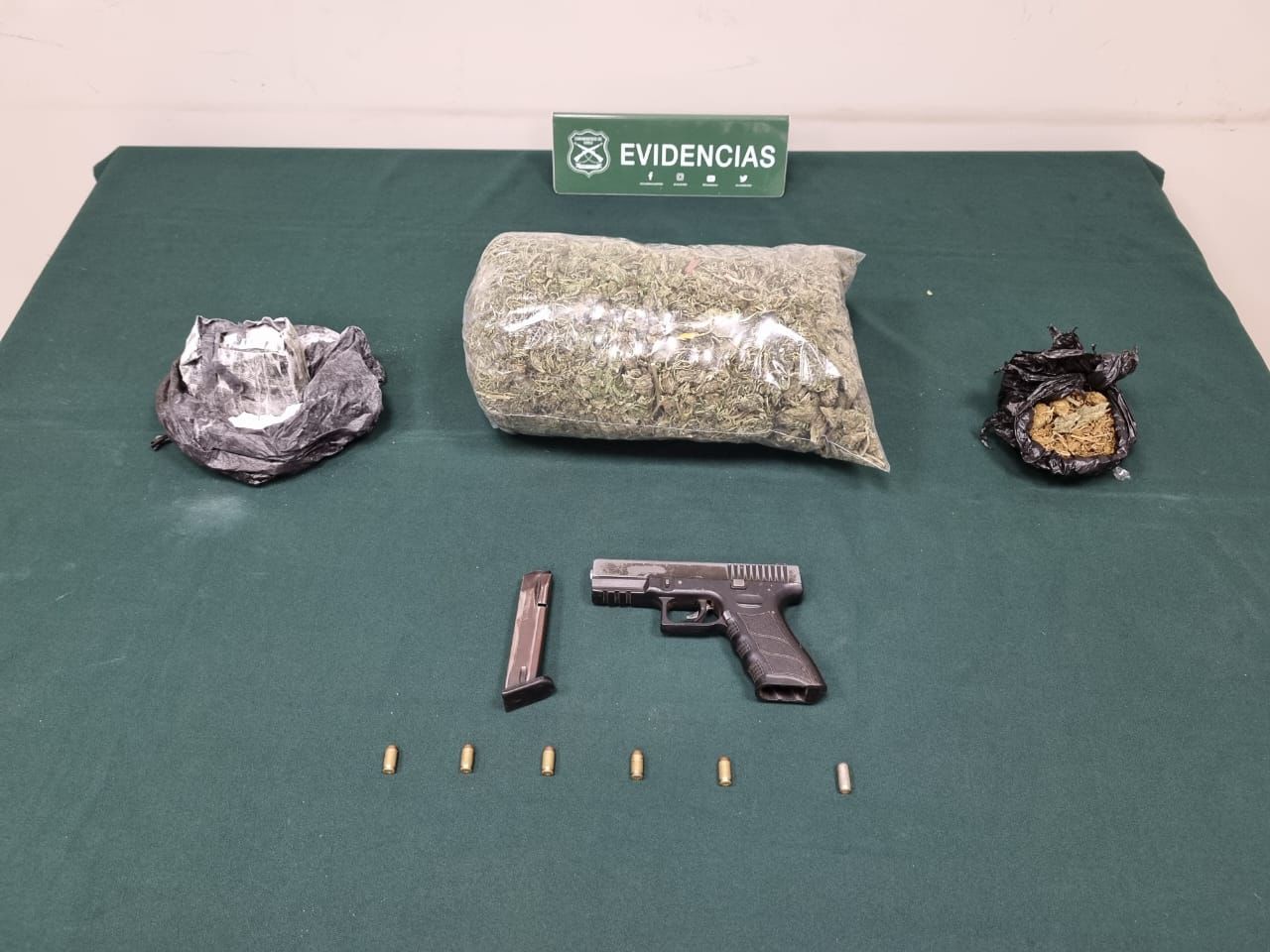 Operativo policial por drogas en Longotoma deja 9 detenidos