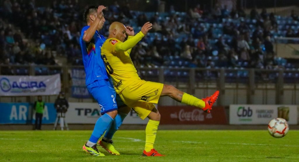 San Luis contra Arica