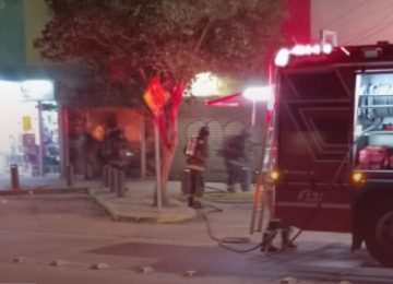 Incendio dejó graves daños en local de sushi de Quillota