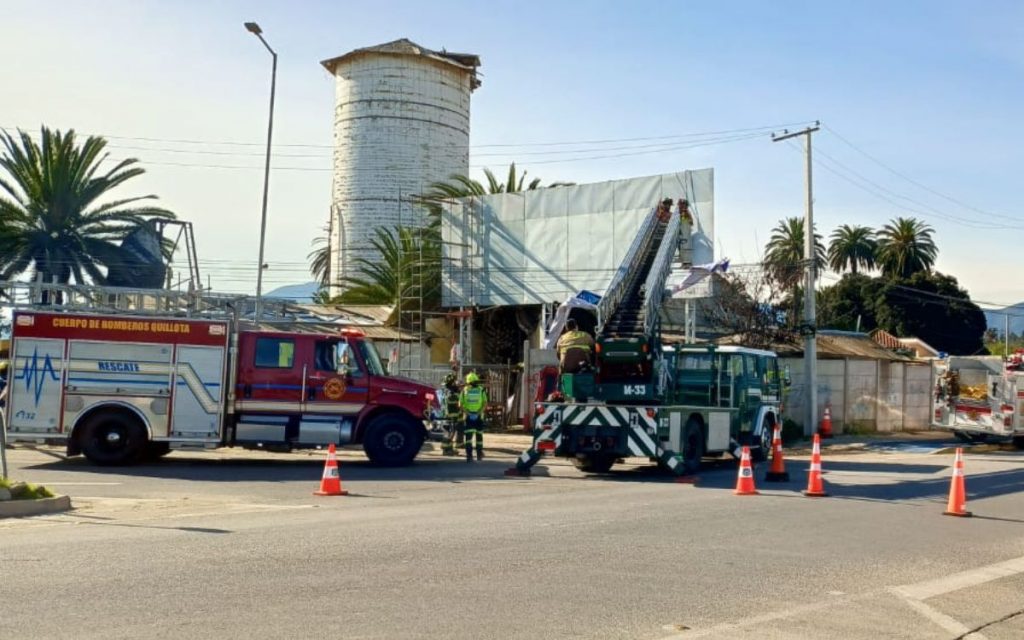 Quillota: Muere trabajador que instalaba publicidad y sufrió descarga eléctrica