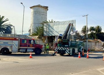 Quillota: Muere trabajador que instalaba publicidad y sufrió descarga eléctrica
