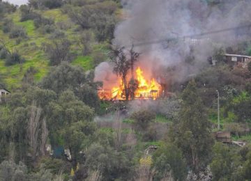 Incendio dejó graves daños en vivienda en La Cruz