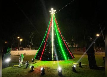 La Calera recibe diciembre con encendido del árbol de Navidad