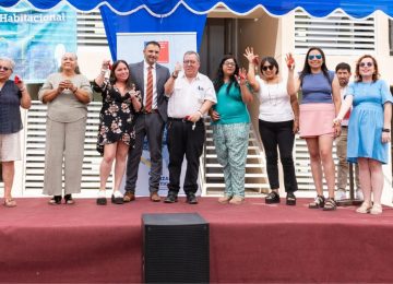 En emotiva ceremonia entregan viviendas a 160 familias del Comité San Expedito en La Calera