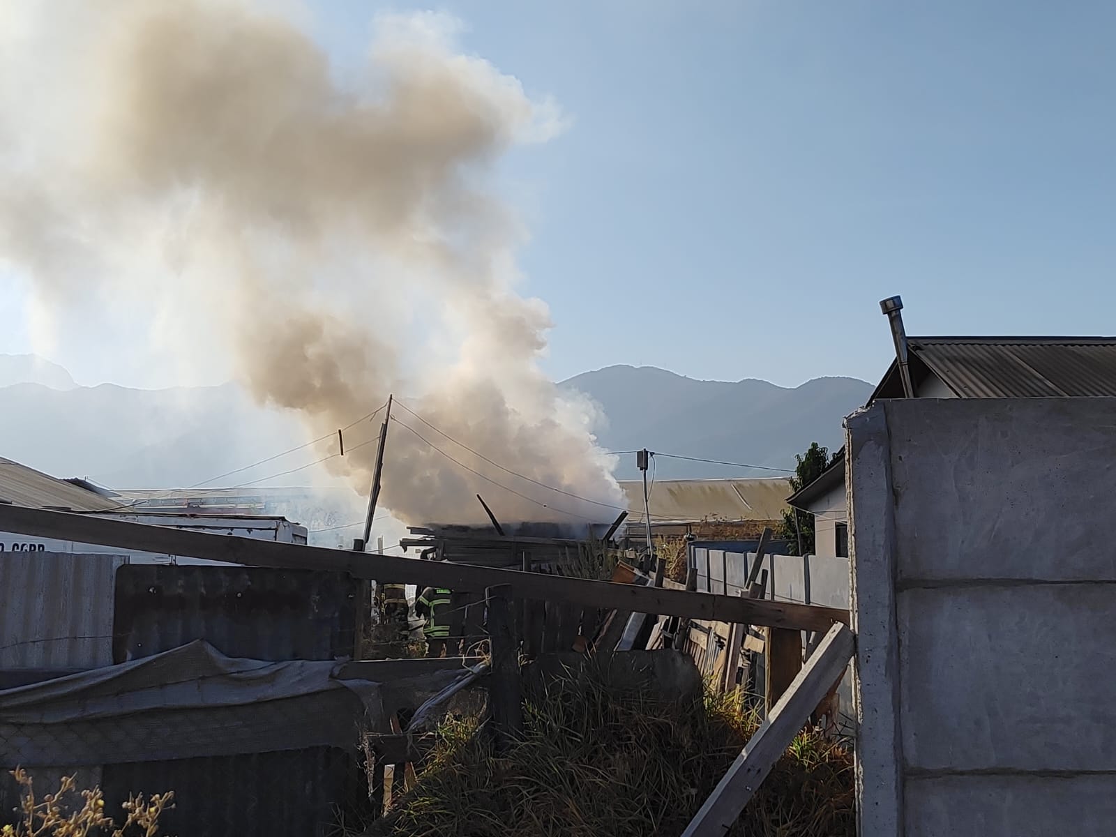 Quillota Incendio en San Pedro dejó un damnificado