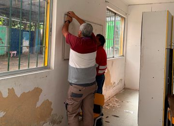 la cruz maestros haciendo arreglos