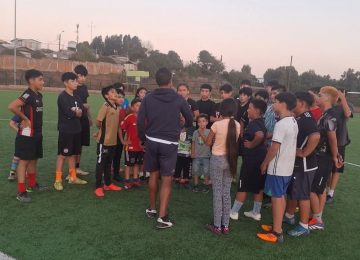 Club de Las Ventanas recurre a ex futbolista profesional para promover futuros cracks
