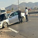 Colisión de micro y auto en la Ruta 5 Norte dejó cuatro heridos