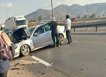 Colisión de micro y auto en la Ruta 5 Norte dejó cuatro heridos