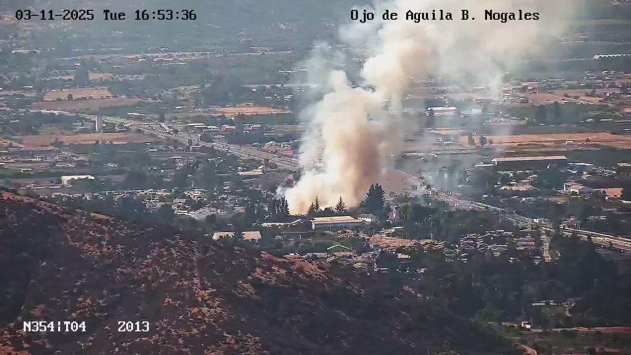 Incendio en pastizales puso en riesgo a colegio de El Melón