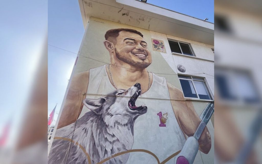 La Ligua rinde homenaje a Nicolás Basáez con un mural en Plaza de la Inclusión