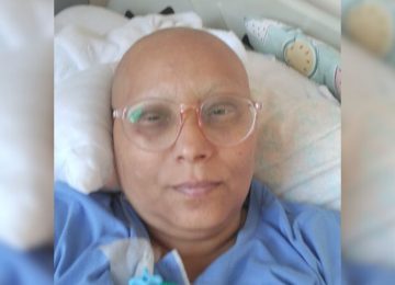 Madre melonina necesita costoso remedio para tratar su cáncer
