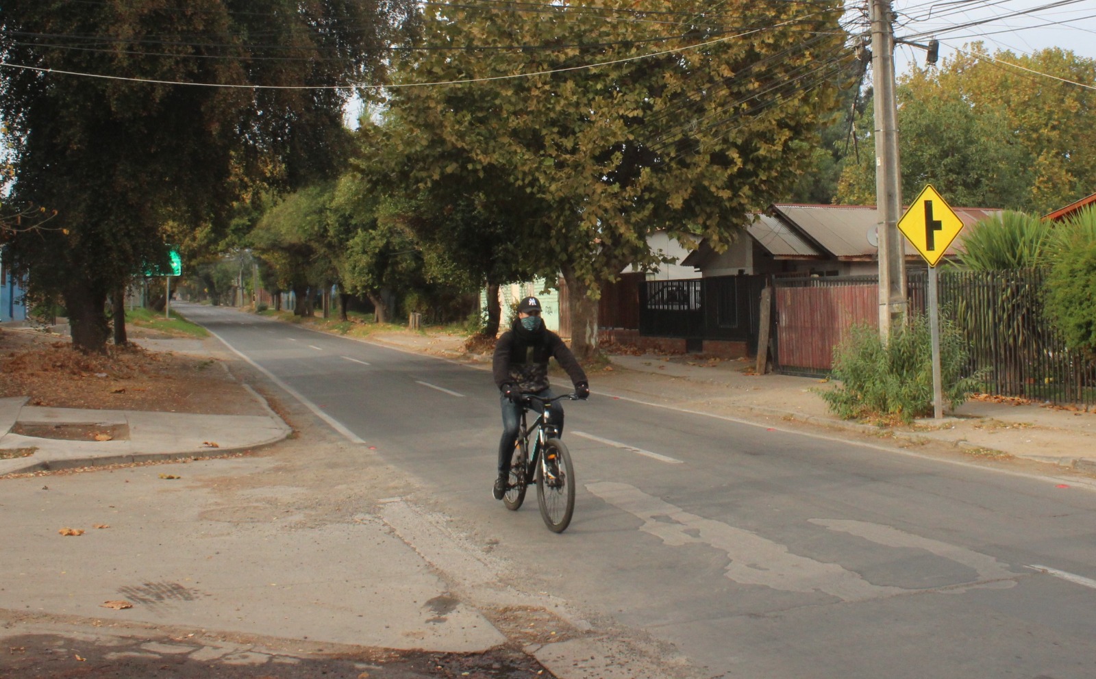 Avanza proyecto para reponer las veredas de la principal avenida de Hijuelas