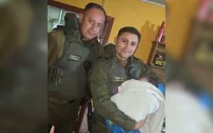 Carabineros asistieron parto dentro de casa en Nogales