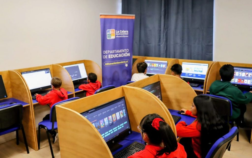 Escuela Palestina de La Calera tiene nueva sala de computación