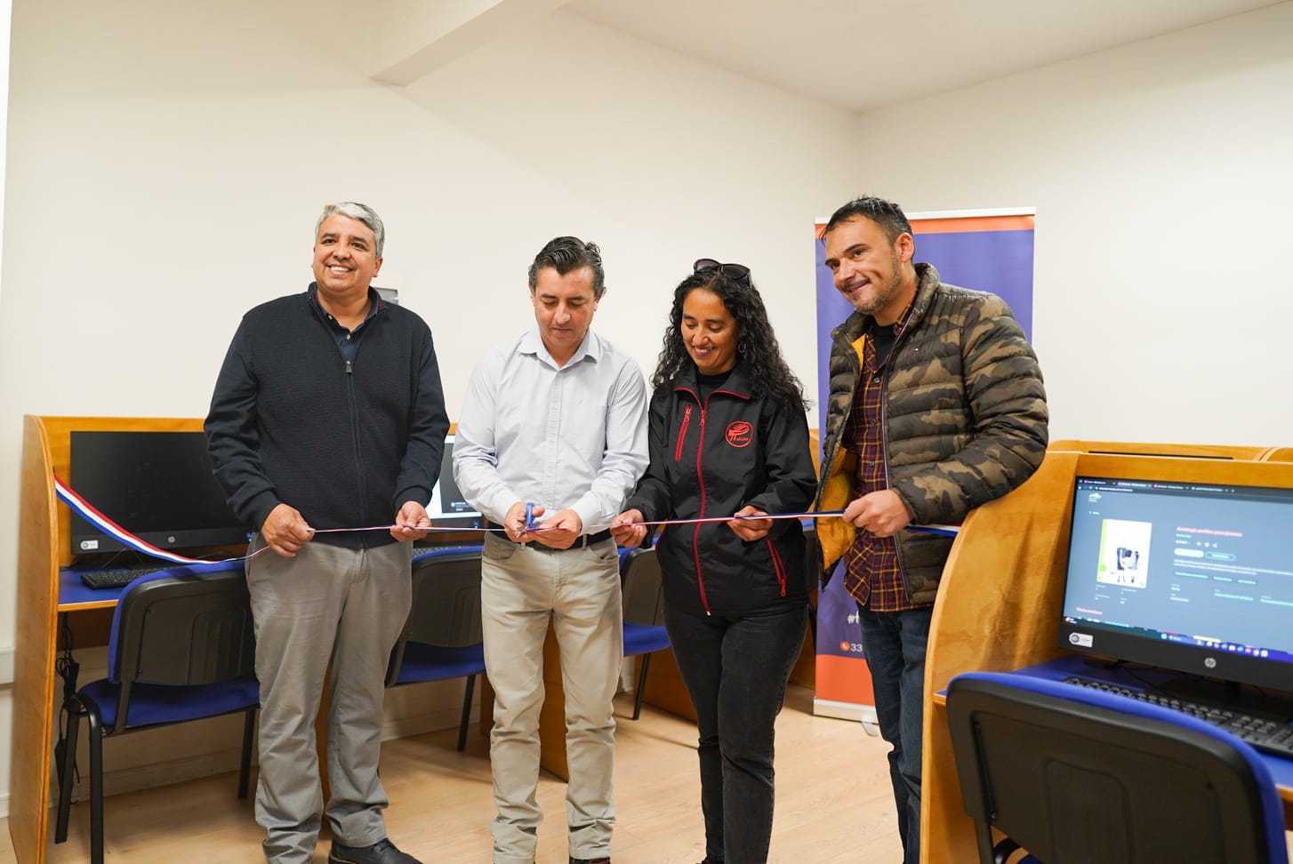 Escuela Palestina de La Calera tiene nueva sala de computación