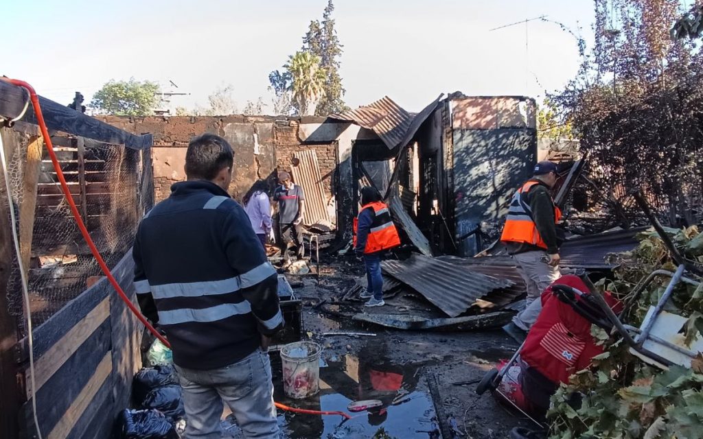 Incendio en Quillota dañó seis viviendas y tres locales comerciales