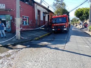 Incendio en Quillota dañó seis viviendas y tres locales comerciales