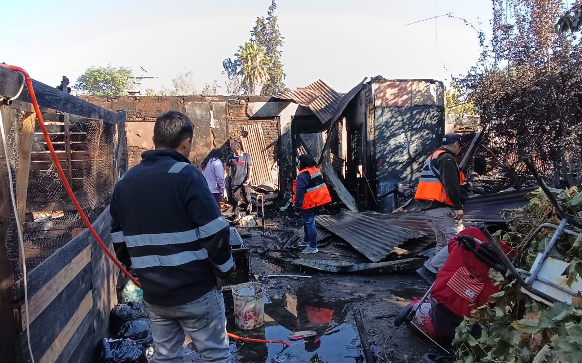 Incendio en Quillota dañó seis viviendas y tres locales comerciales