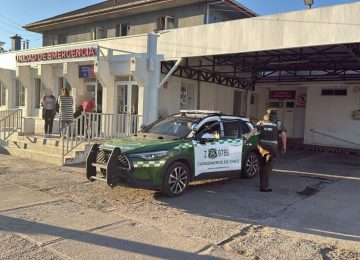 Carabineros de La Calera ayudaron a salvar a bebé de atragantarse con fruta