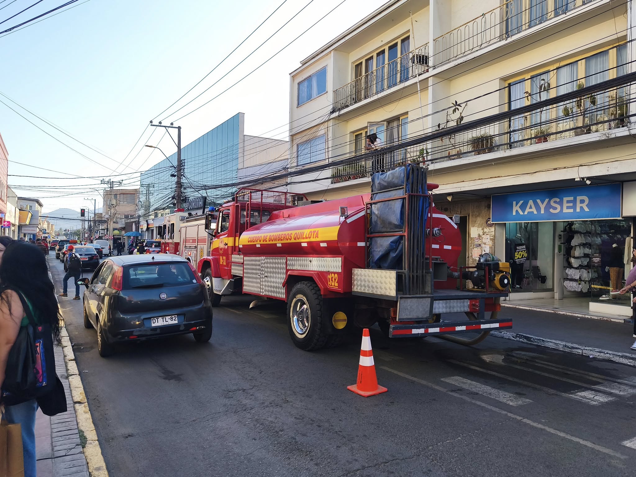 Combatieron incendio en local de juegos de azar en Quillota