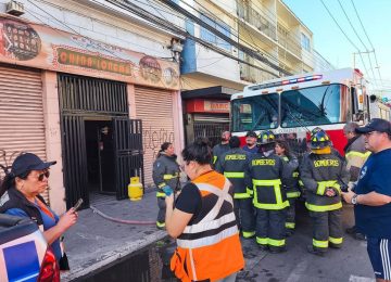 Combatieron incendio en local de juegos de azar en Quillota
