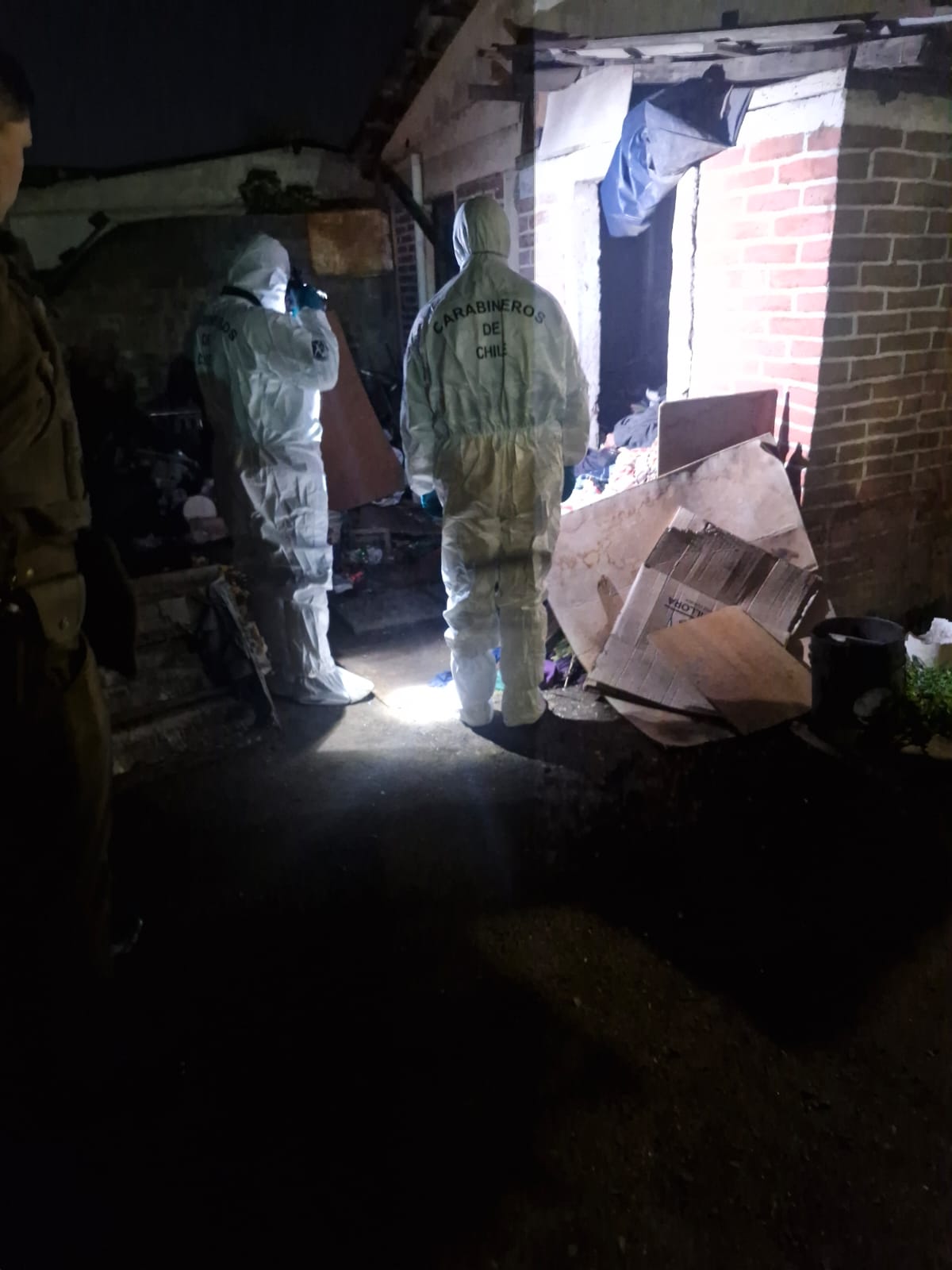 Encontraron el cadáver de un hombre afuera de su casa en Quillota