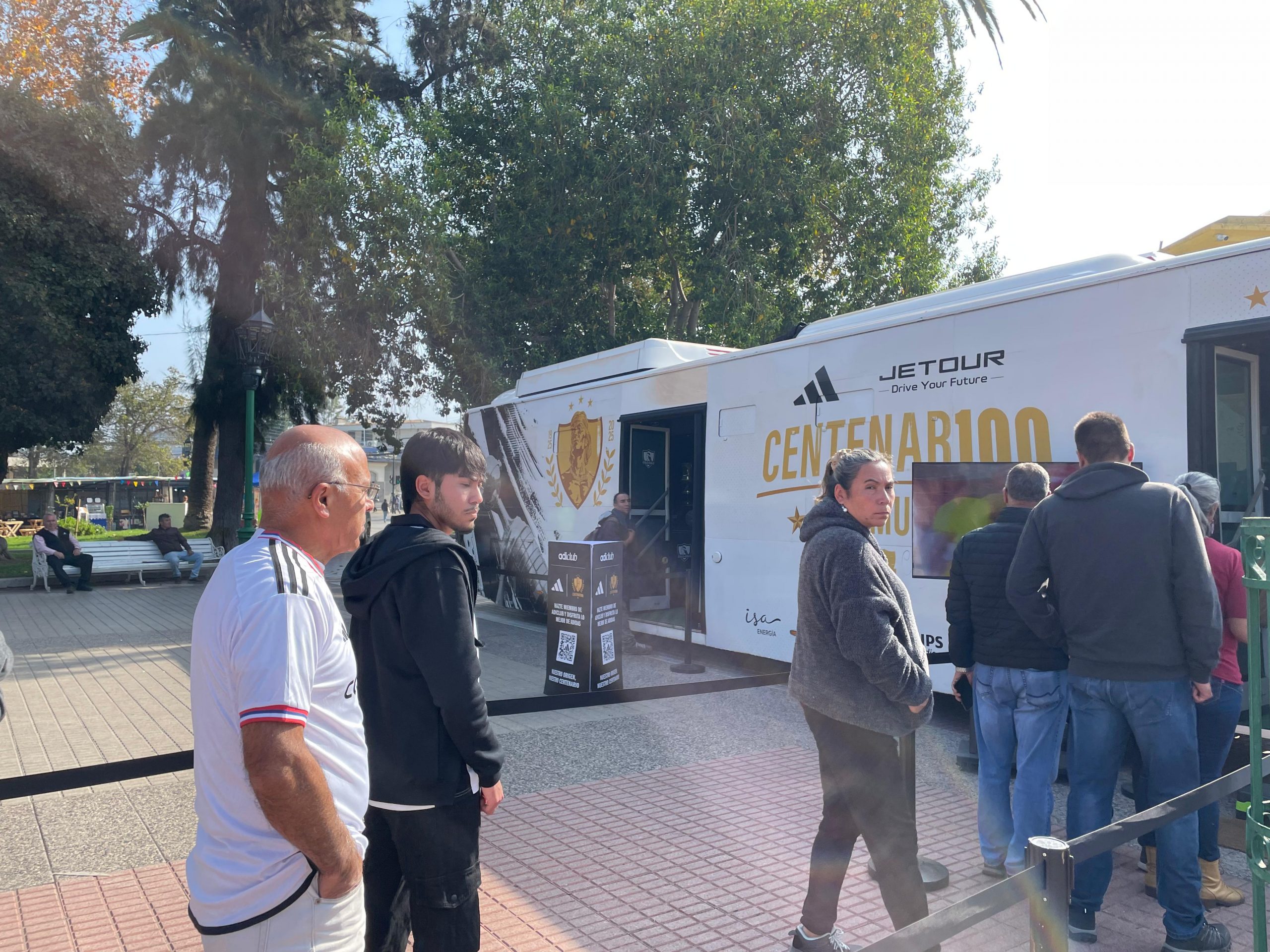 [FOTOS] Bus museo de Colo Colo está de visita en Quillota
