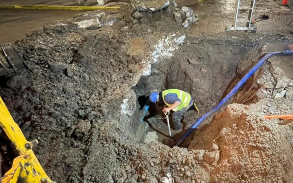 Rotura de matriz deja a 3.700 clientes sin agua en Quillota