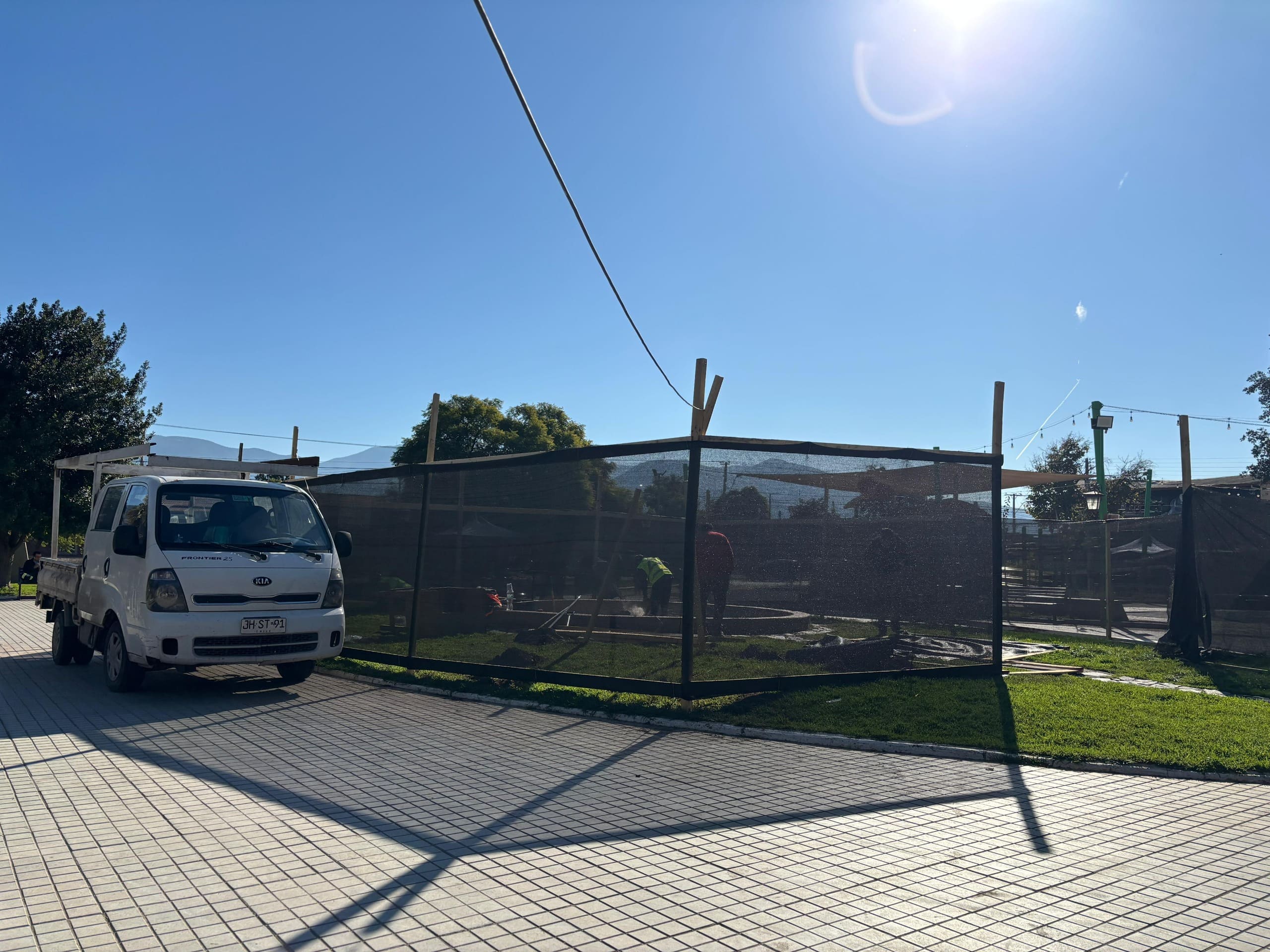 Comenzó renovación de la pileta de la plaza comunal de La Cruz