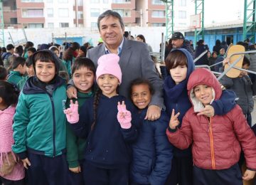 Escuela Ecológica Nuestro Mundo de Quillota lidera proyecto de reutilización de uniformes escolares