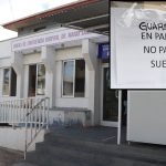 v}Guardias que vigilan hospitales de La Calera, La Ligua, Cabildo y Petorca están en paro