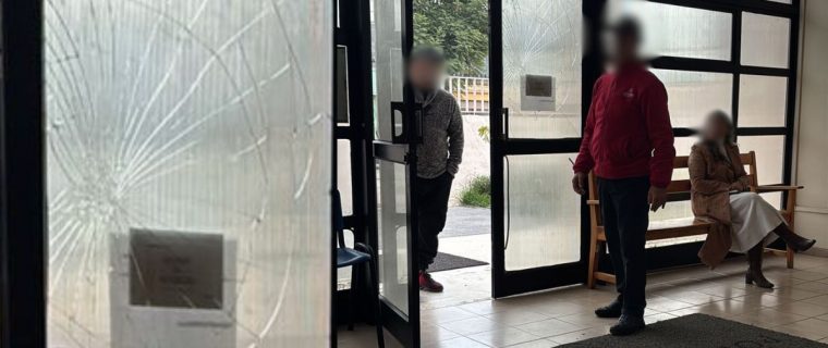 Madres de acusados de violento robo protagonizan riña en Juzgado de La Calera
