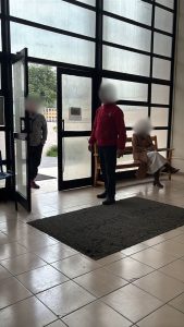 Madres de acusados de violento robo protagonizan riña en Juzgado de La Calera